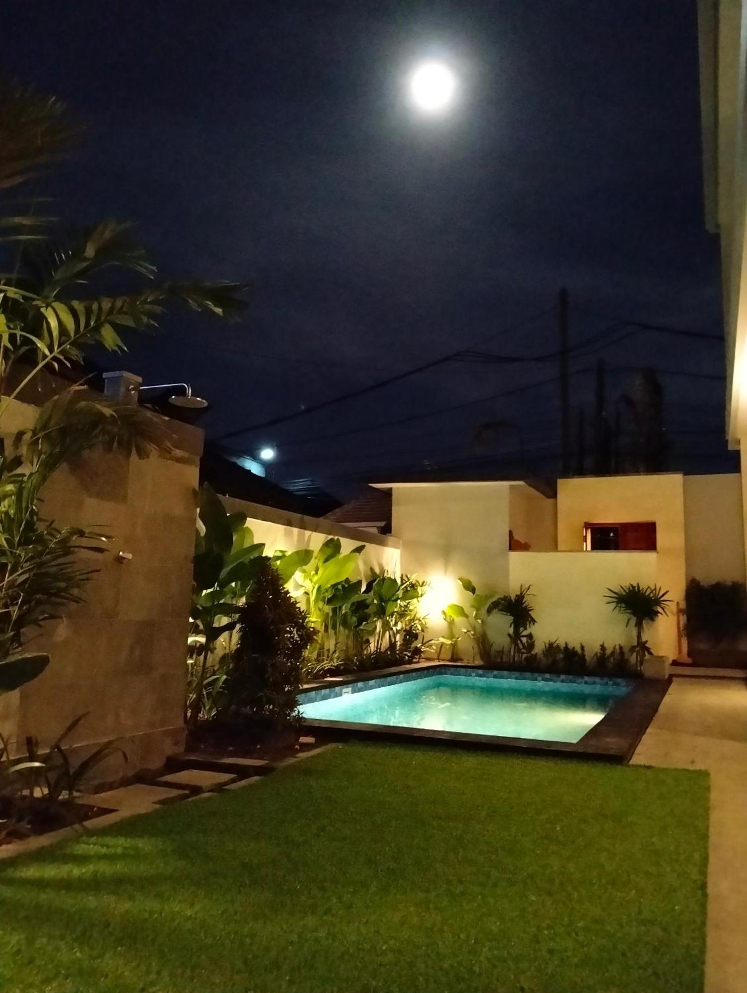 Kutus Bali Guesthouse 발리 사누르 외부 사진