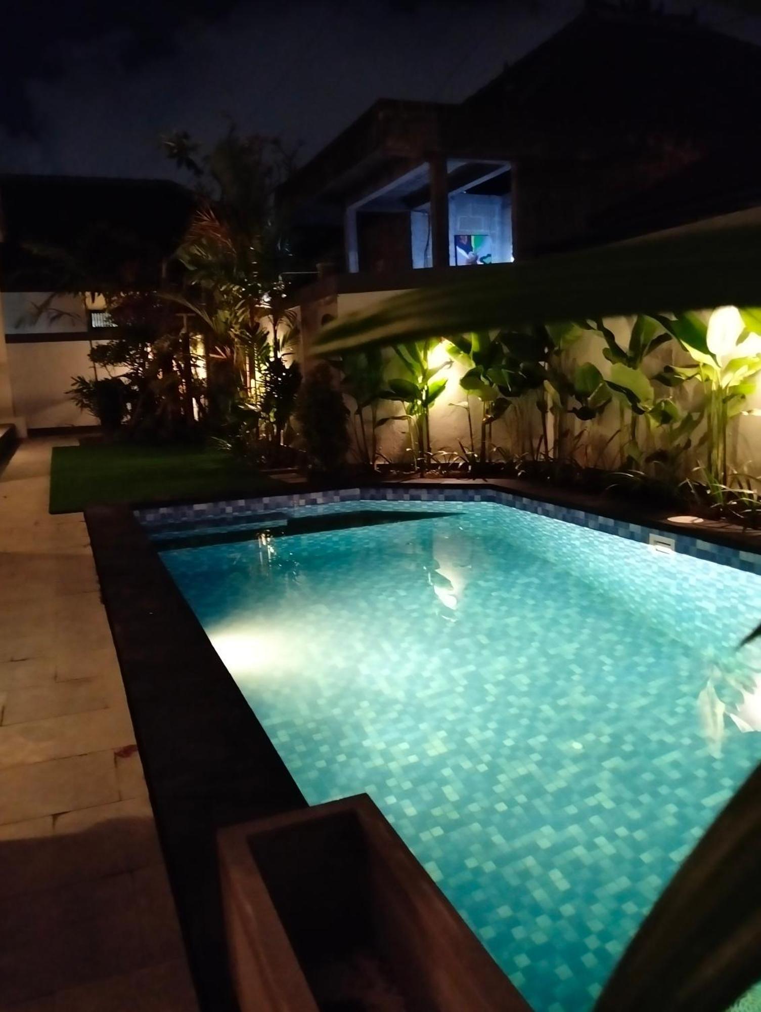 Kutus Bali Guesthouse 발리 사누르 외부 사진